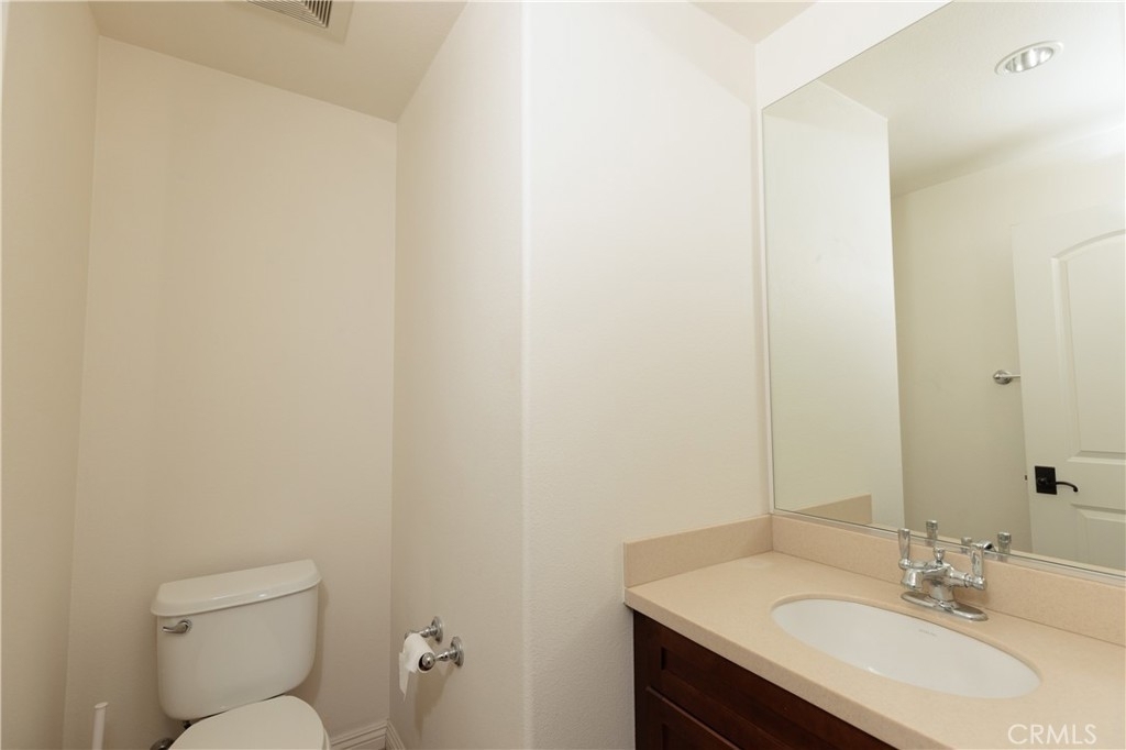 710 E Valencia Street - Photo 14