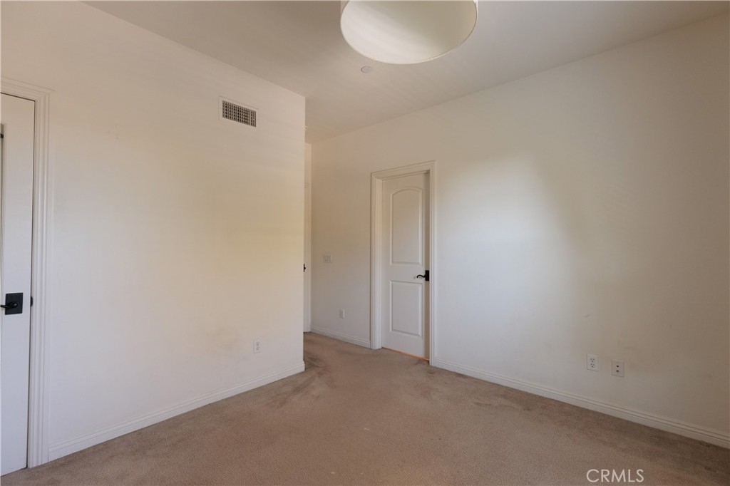 710 E Valencia Street - Photo 12