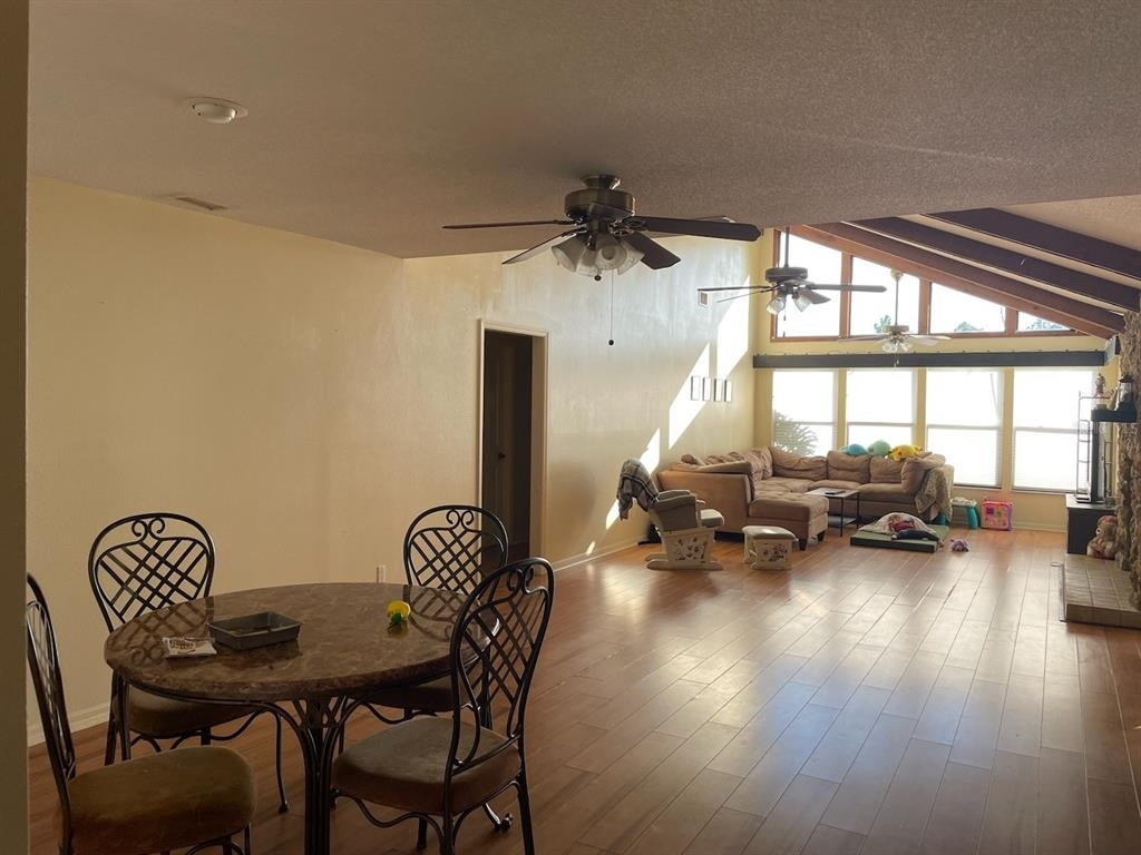 1074 Club House Boulevard - Photo 1