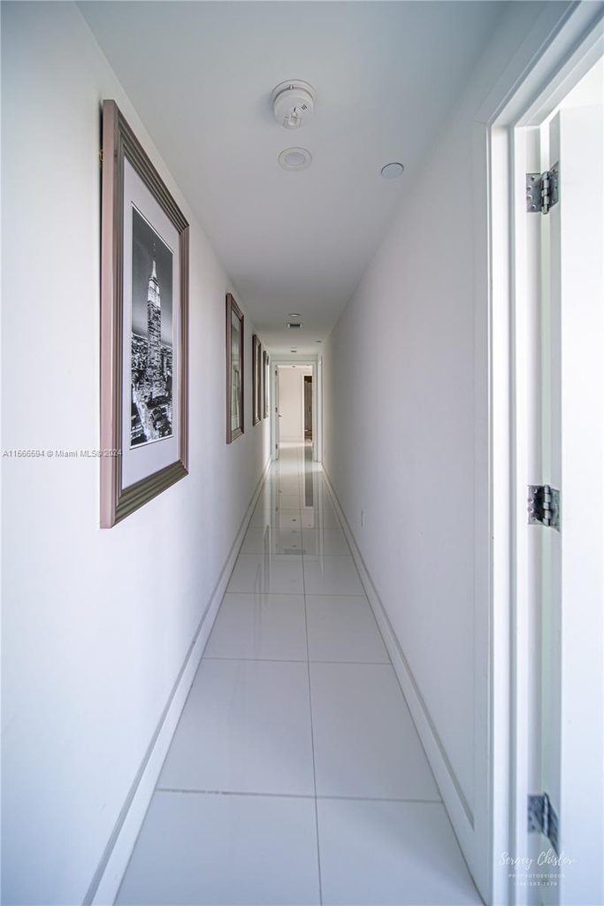 17121 Collins Ave - Photo 45