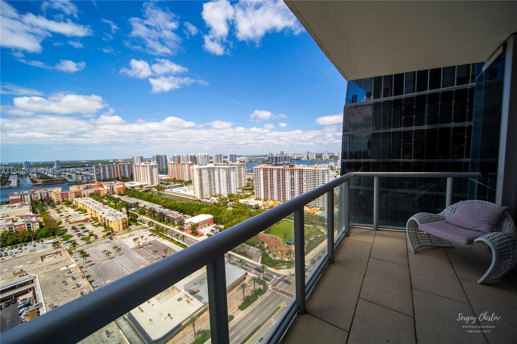 17121 Collins Ave - Photo 40
