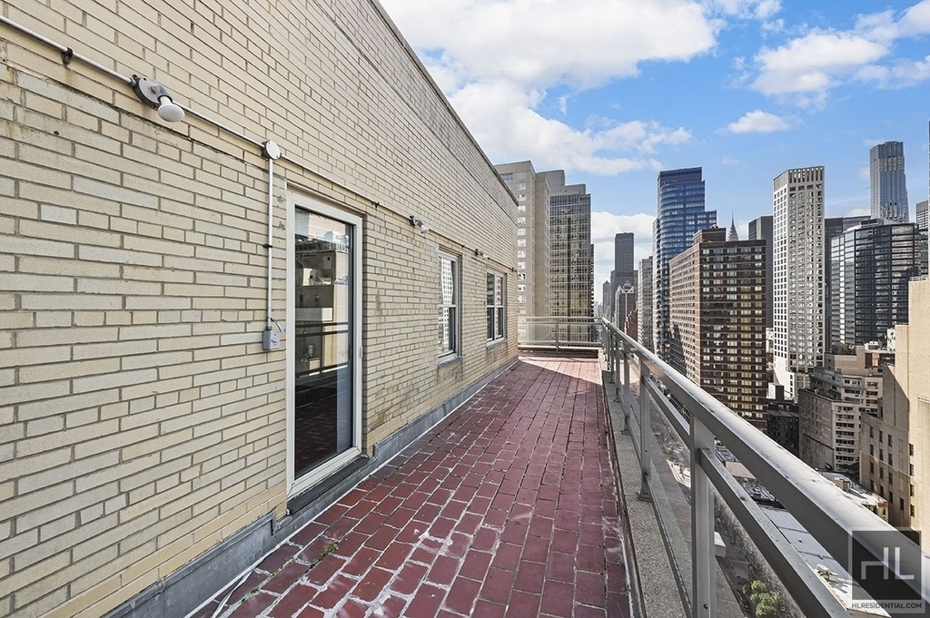 East 57th Street - Photo 5