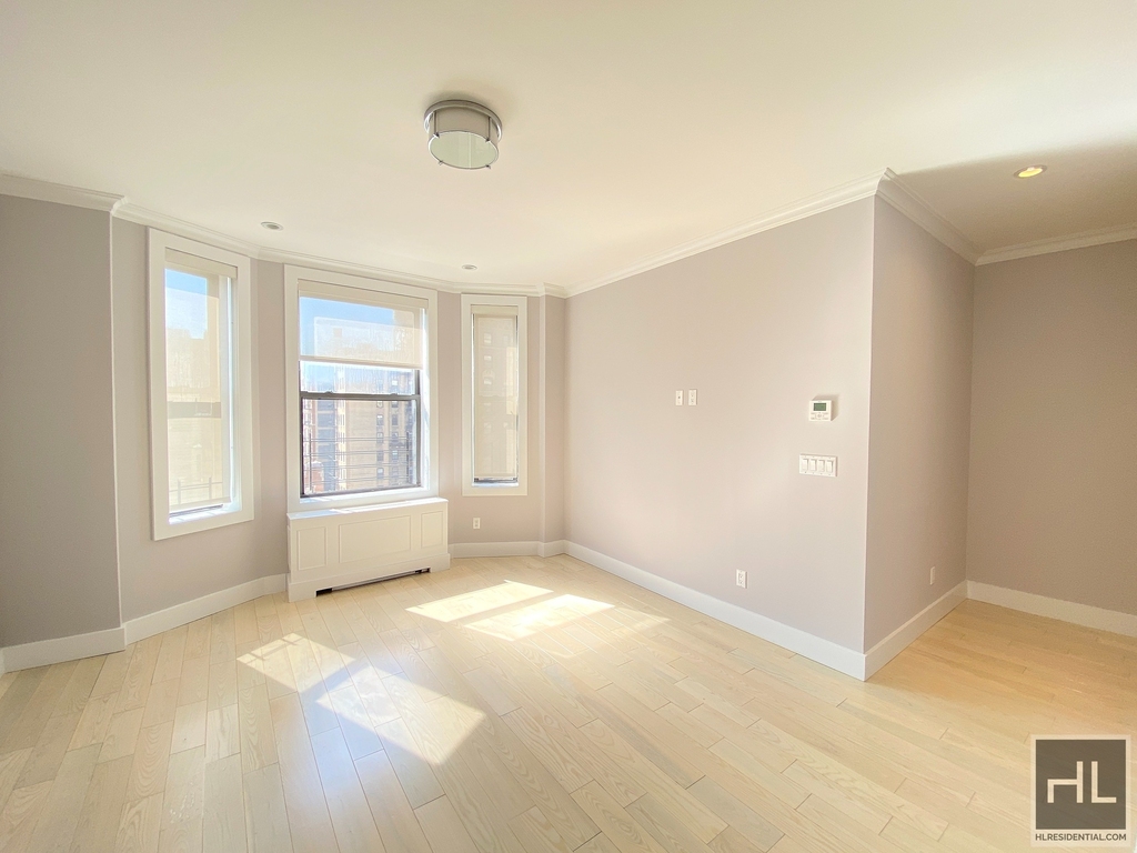 West 76th Street - Photo 11