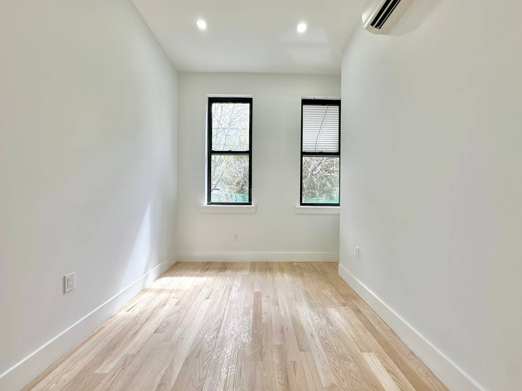 826 Hart Street - Photo 1