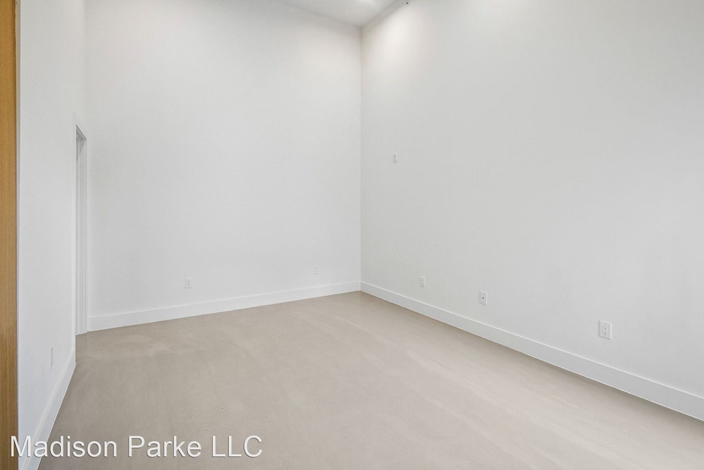 2201 Frankford Ave - Photo 8