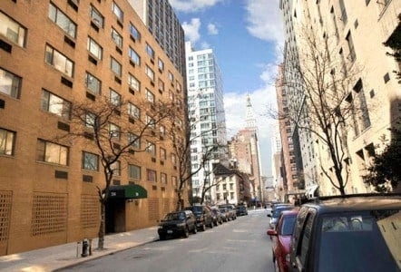 215 East 24th St - Photo 4