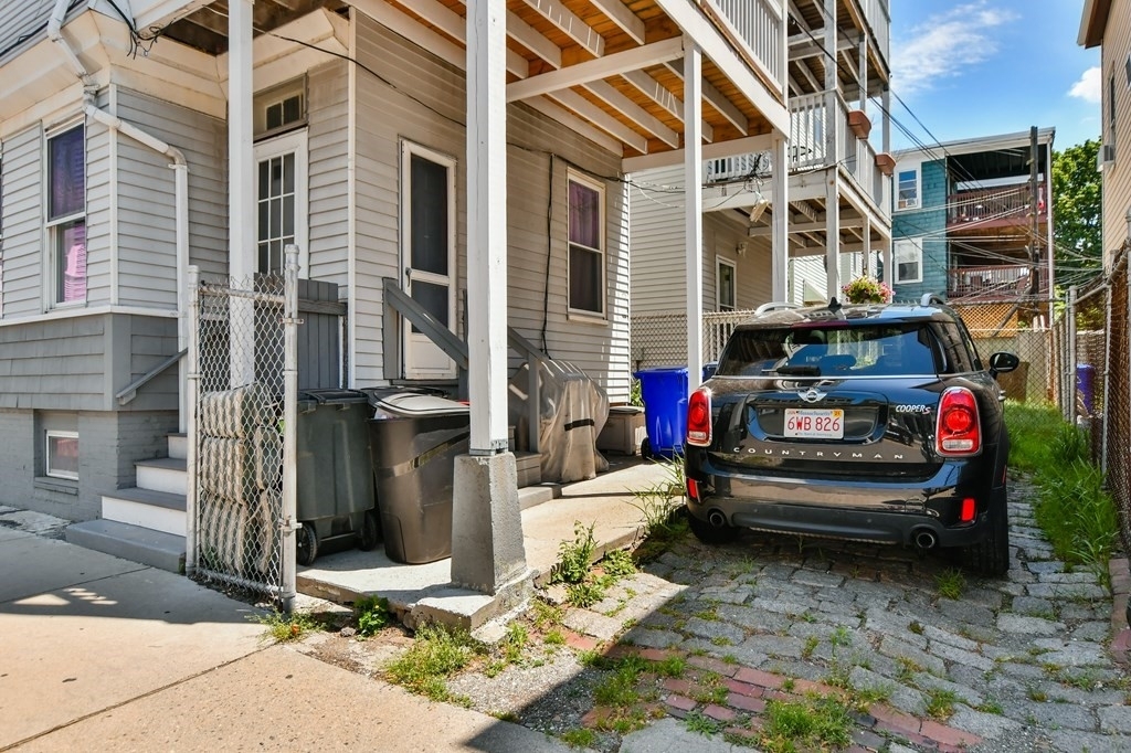 627 E 6th Street - Photo 21