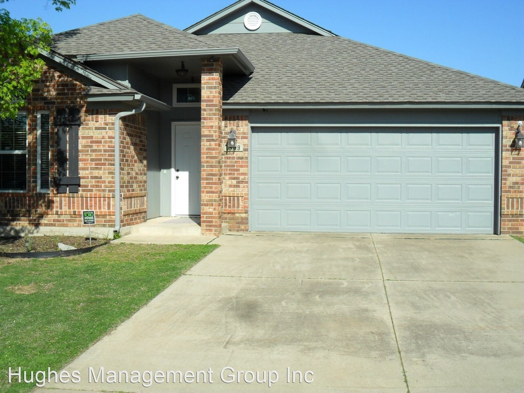 1909 Frost Lane - Photo 1