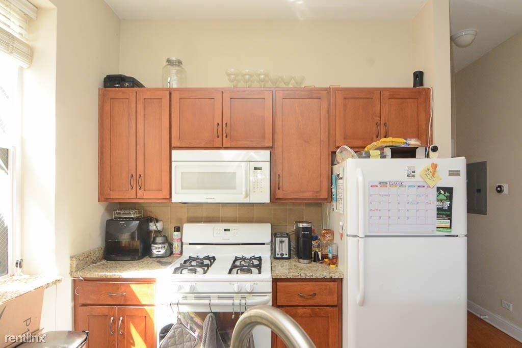 3817 N. Fremont, Unit R-5 - Photo 4