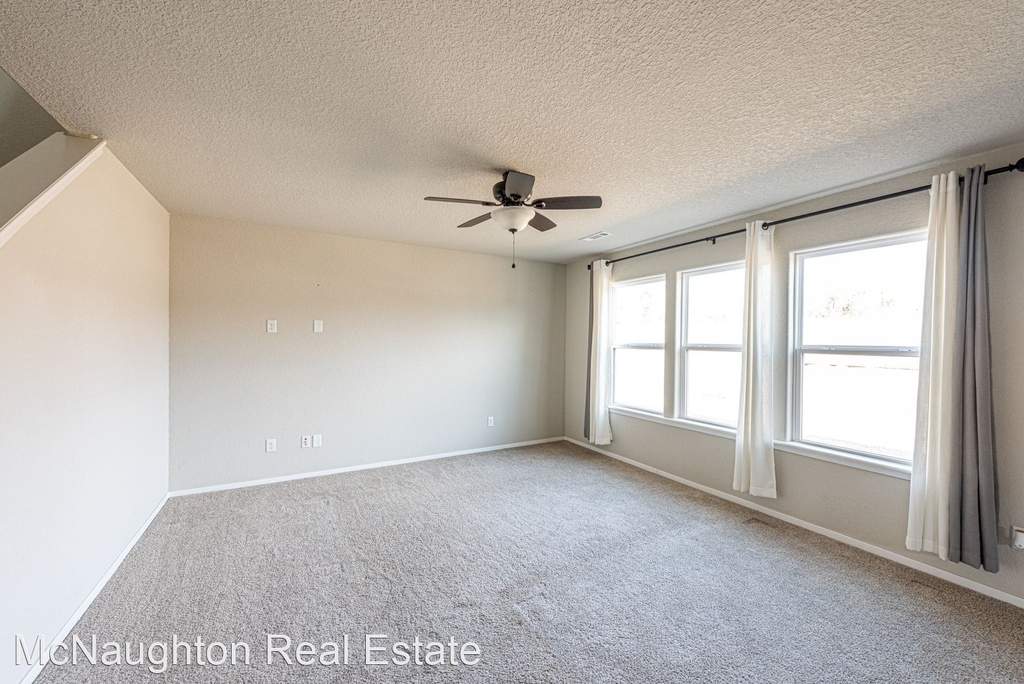 2712 Wyandotte Ave - Photo 4