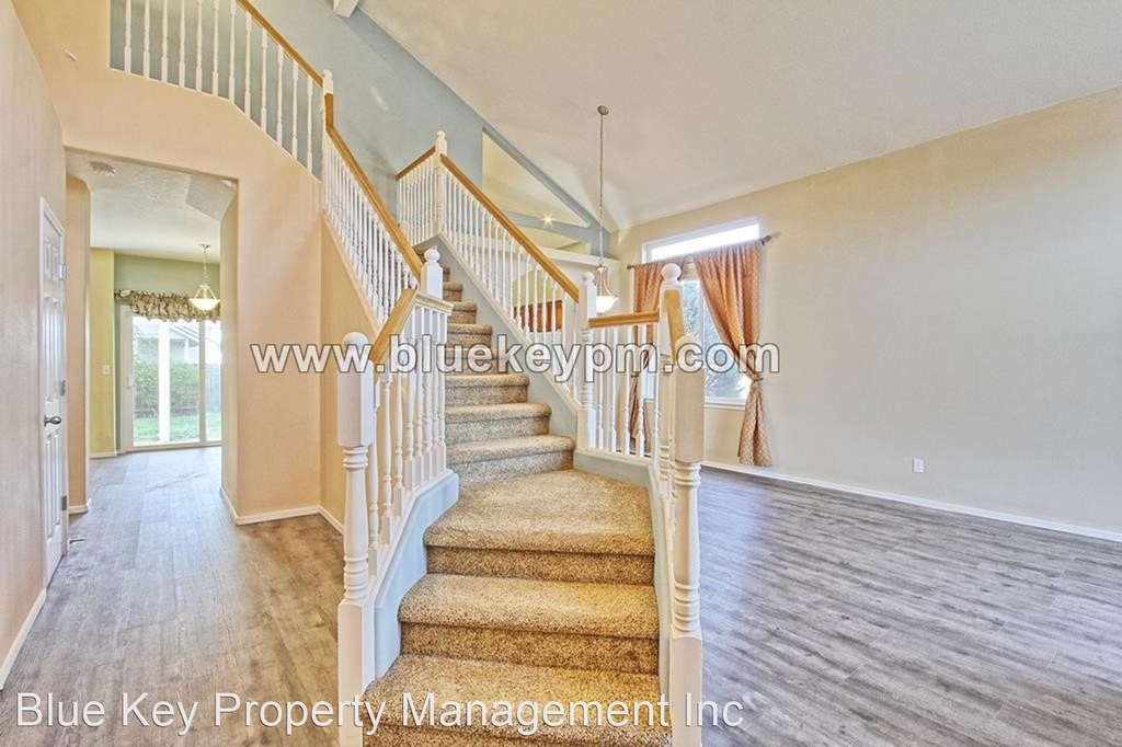 16701 Ne 9th Street - Photo 1