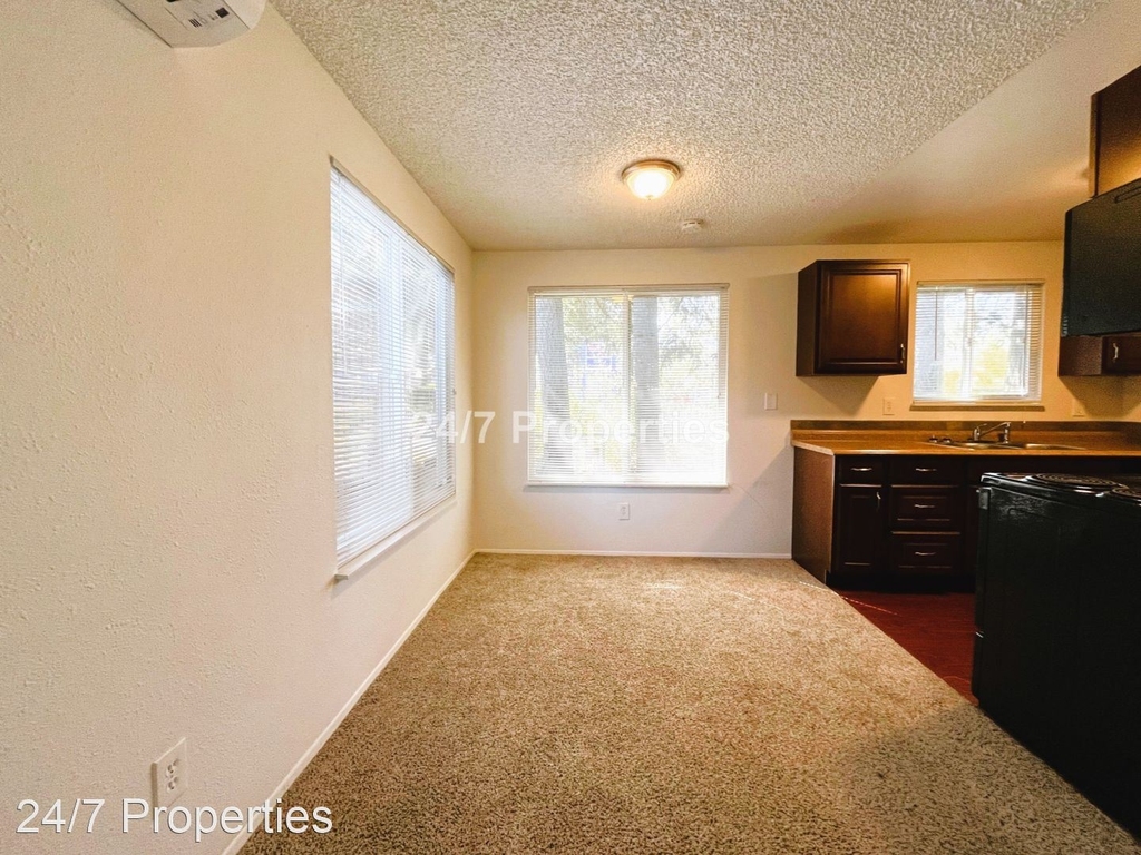 6421 Se 52nd Ave. - Photo 3