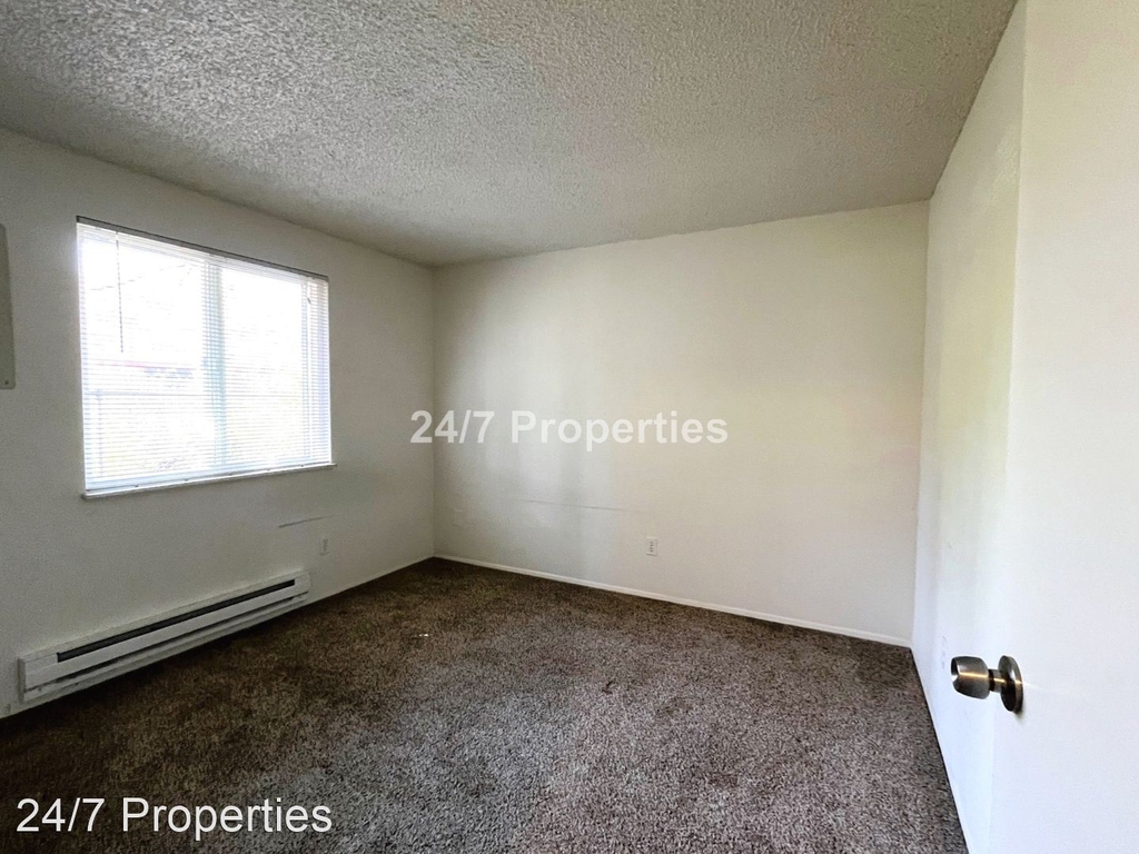 6421 Se 52nd Ave. - Photo 12