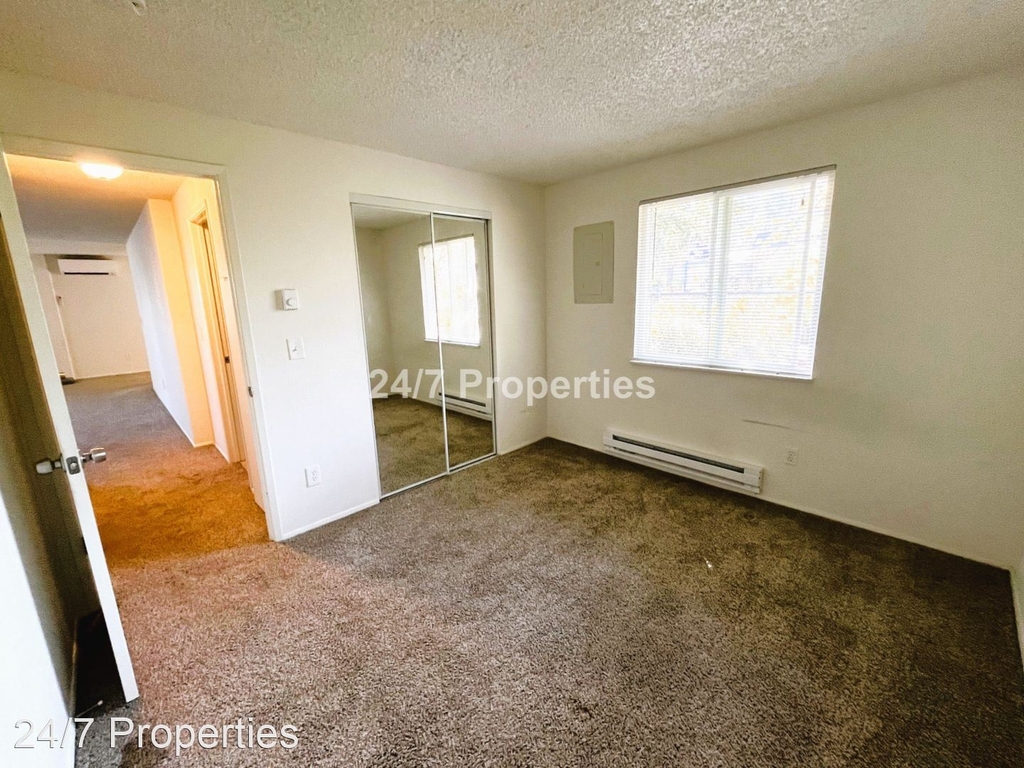 6421 Se 52nd Ave. - Photo 13