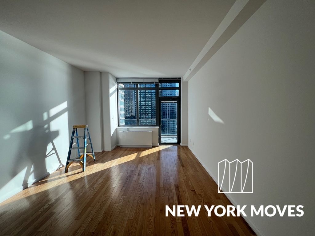 46 Center Boulevard | Long Island City - Photo 0