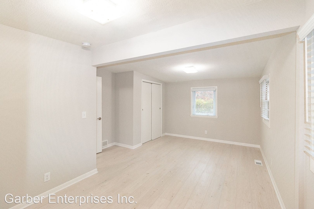 1109 W 21st St. - Photo 13