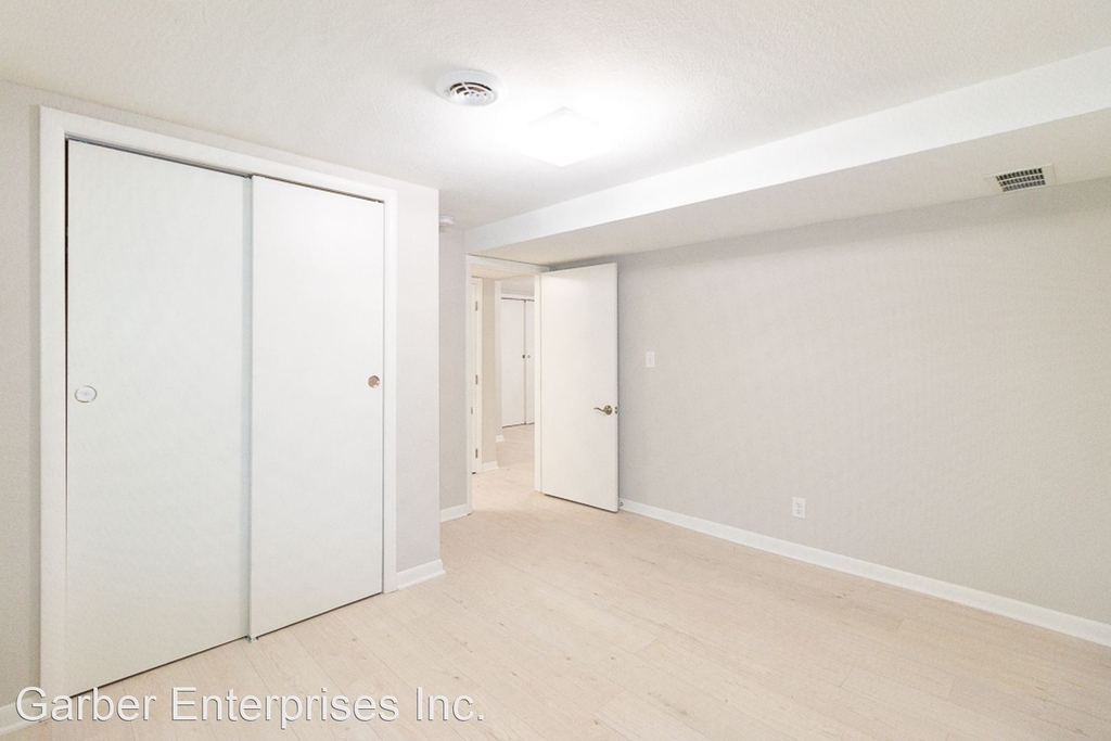 1109 W 21st St. - Photo 21