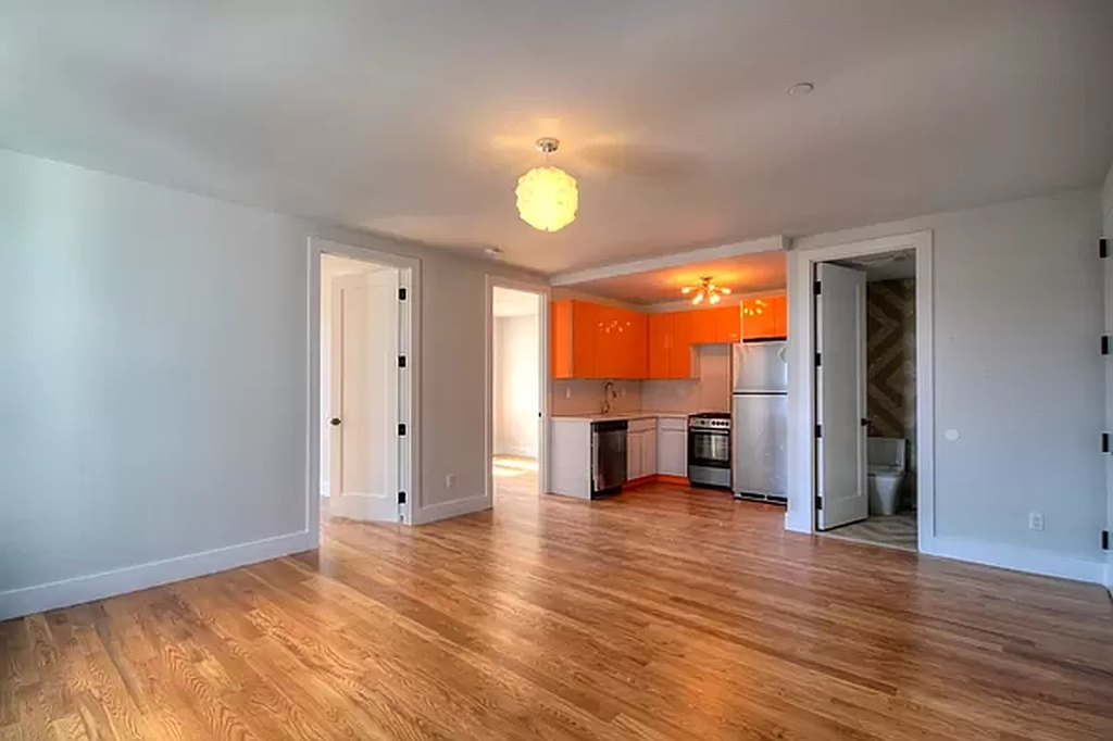 852 Metropolitan Avenue - Photo 2