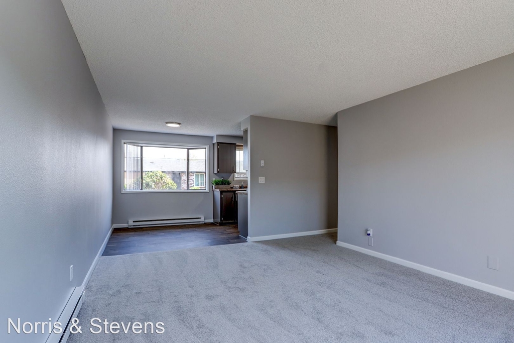 14302 Se Division Street - Photo 2