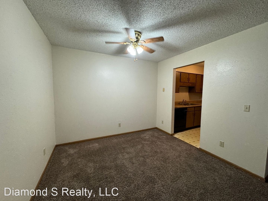 2940 N East Ave - Photo 6