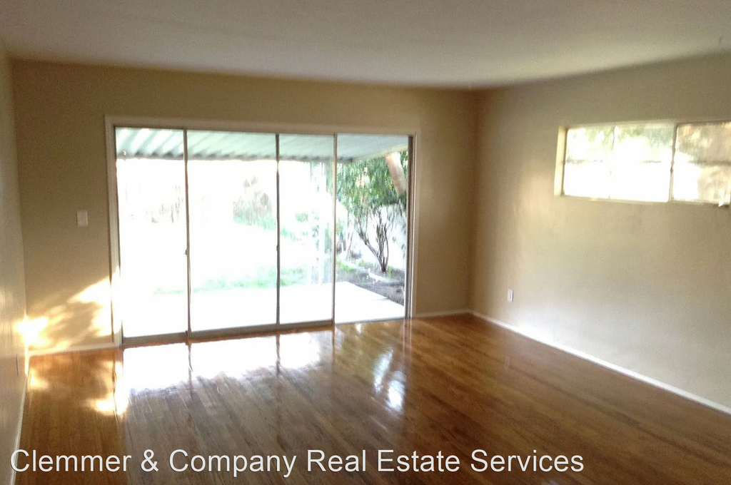 2208 Holden Way - Photo 1