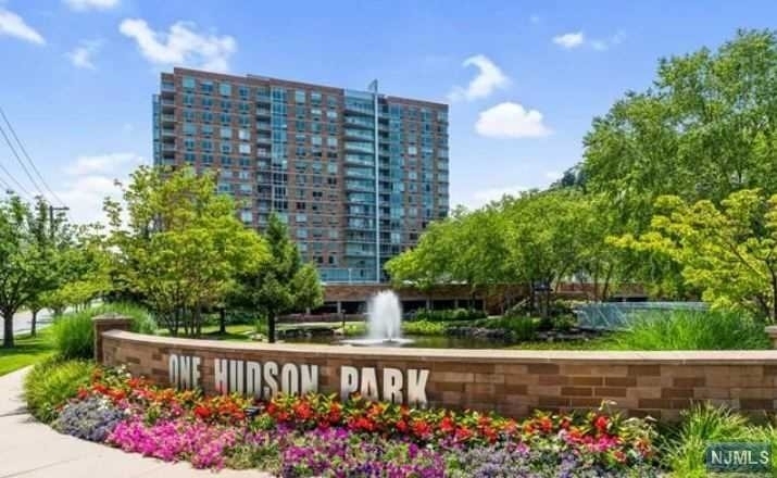 317 Hudson Park - Photo 0
