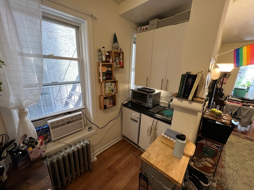 522 East 11th Street - Photo 5