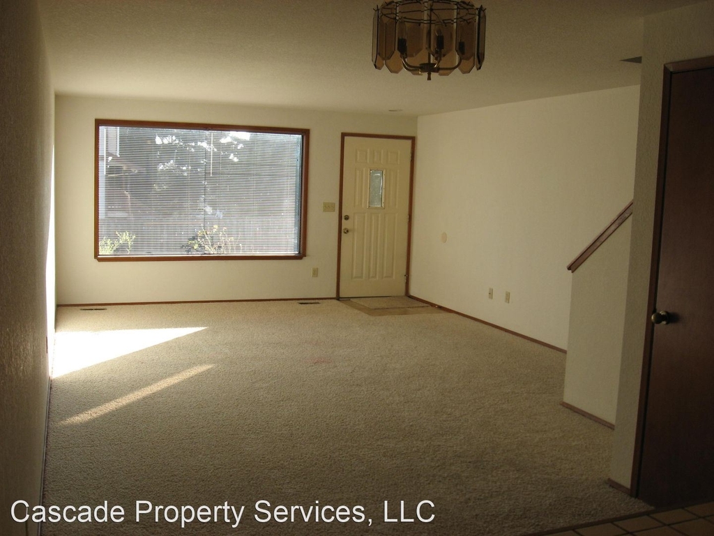 824 Jensen Duplex - Photo 14