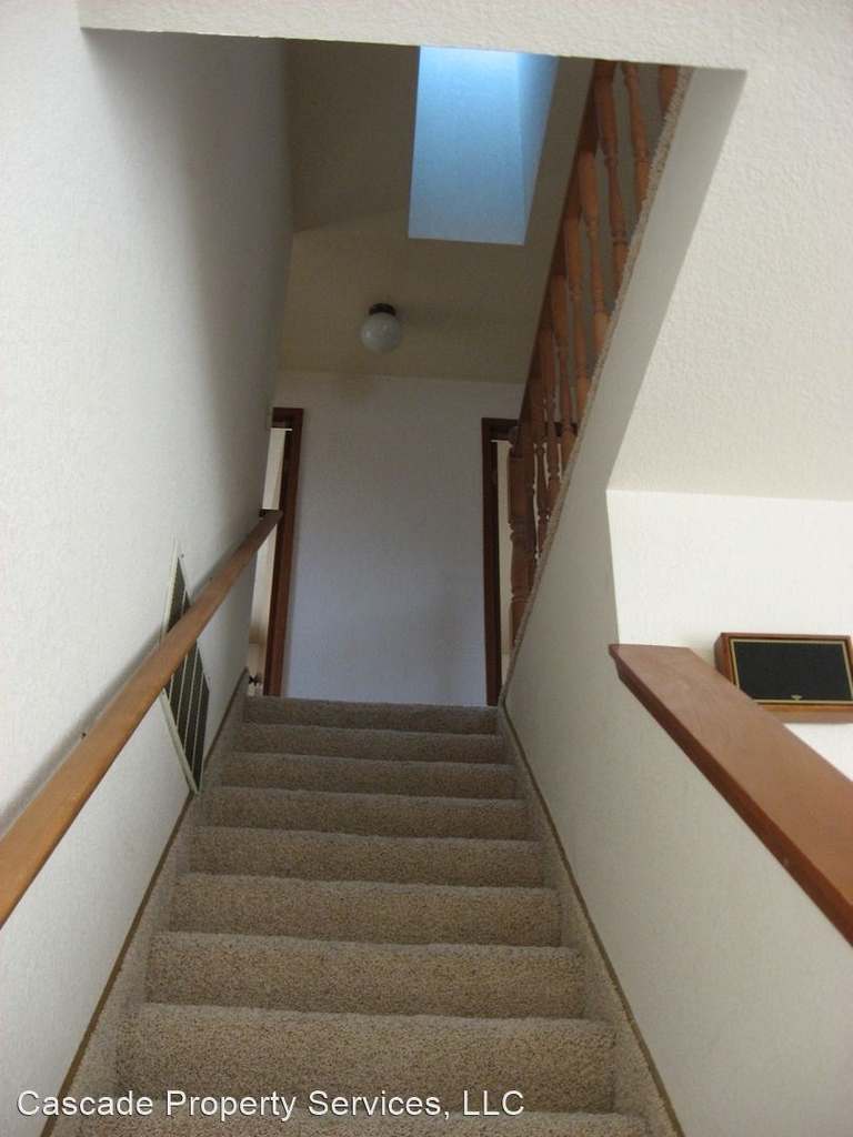 824 Jensen Duplex - Photo 20