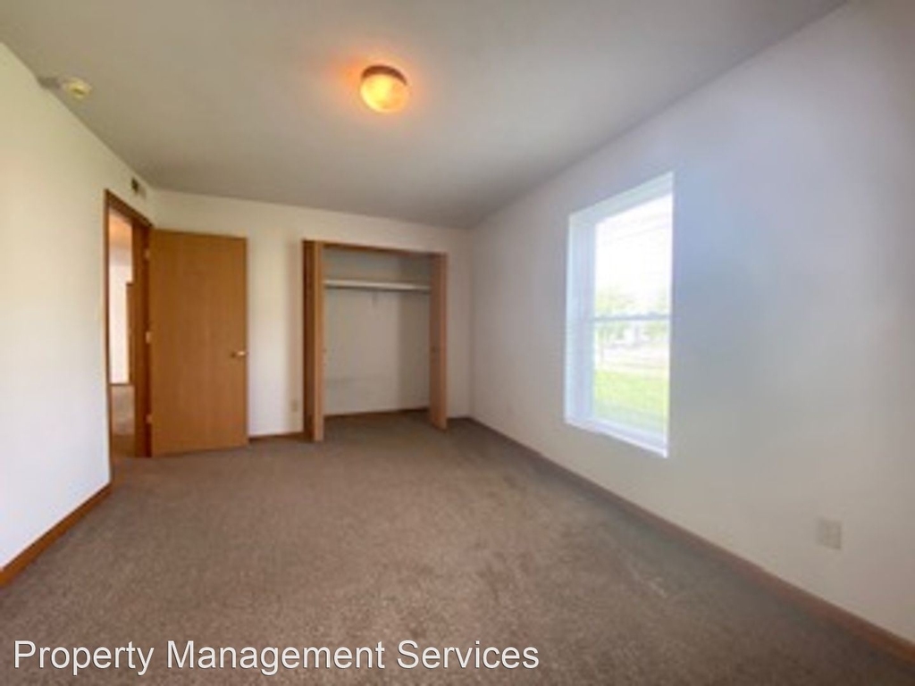 279 Woodridge Court - Photo 18