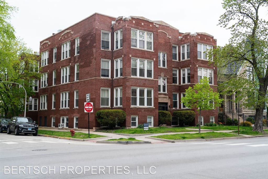 3601-3605 N. Janssen Ave 1420-1424 W. Addison St - Photo 0