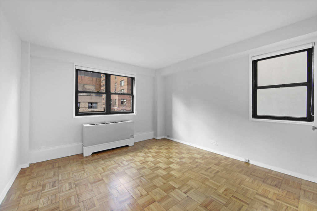 141 East 33rd Street - Photo 6