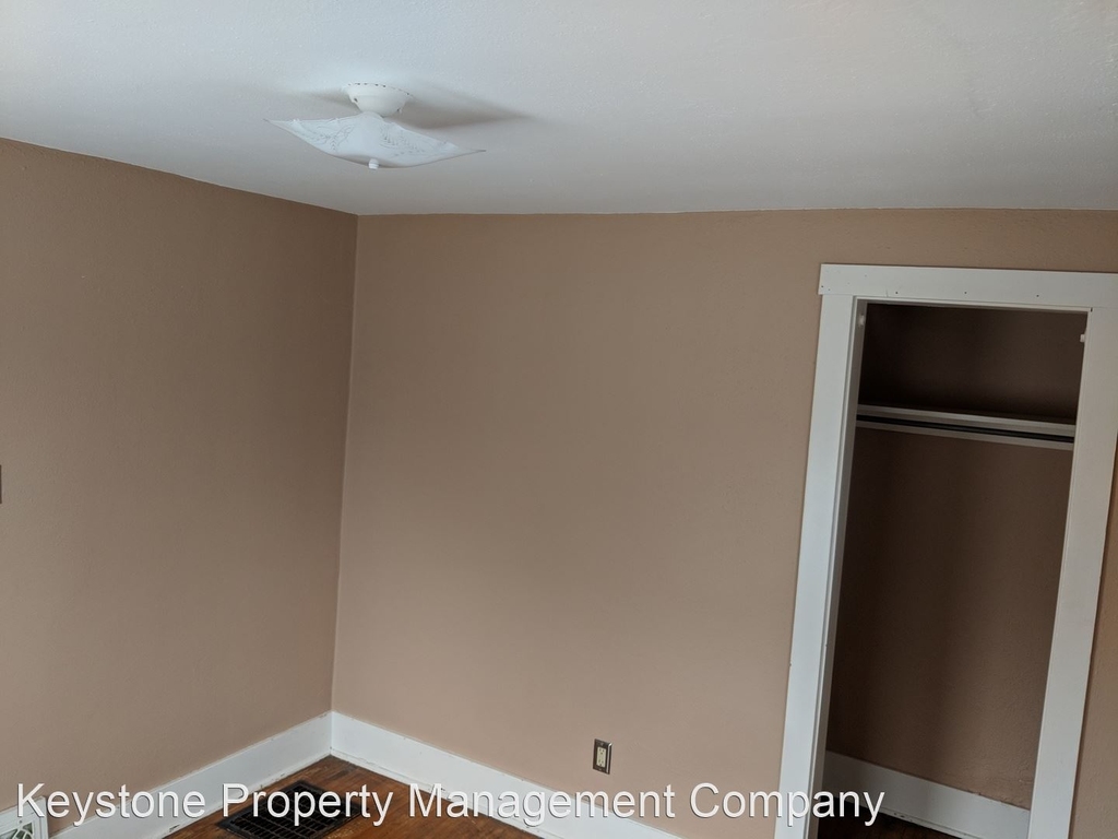 2104 Muscatine Ave. - Photo 7