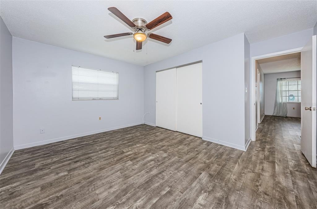 10108 Tulip Street N - Photo 17