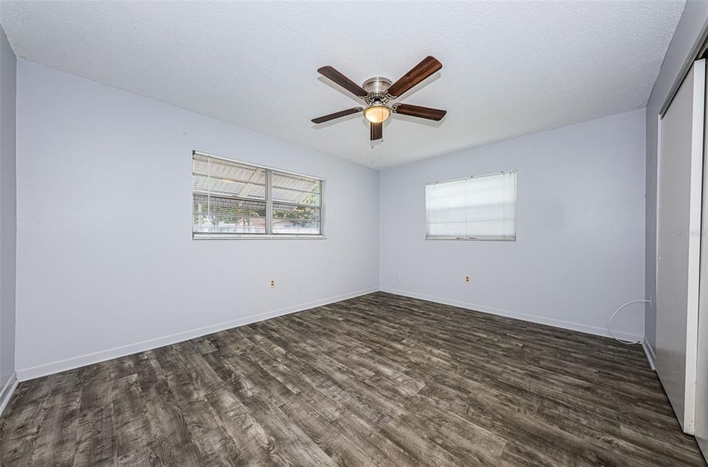 10108 Tulip Street N - Photo 16