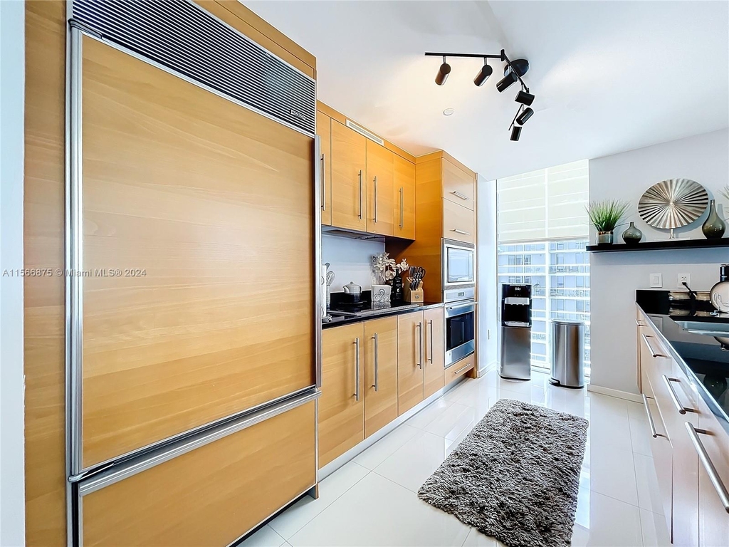 475 Brickell Ave - Photo 5