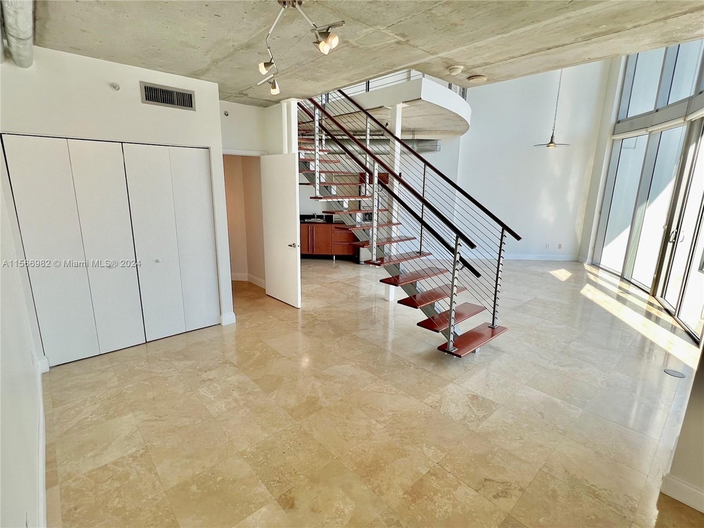 690 Sw 1st Ct - Photo 4