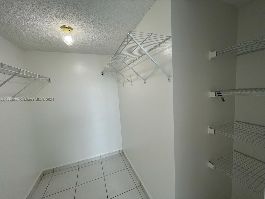 2055 Sw 122nd Ave - Photo 4