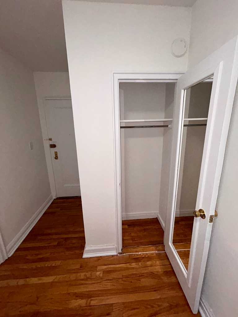 162 East 55th Street - Photo 4