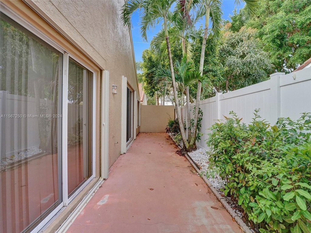 7665 Nw 61st Ave - Photo 77