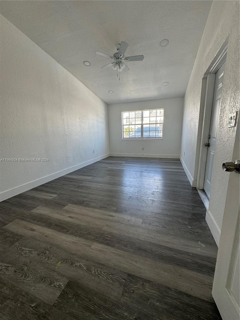 3885 W 9th Ave - Photo 12
