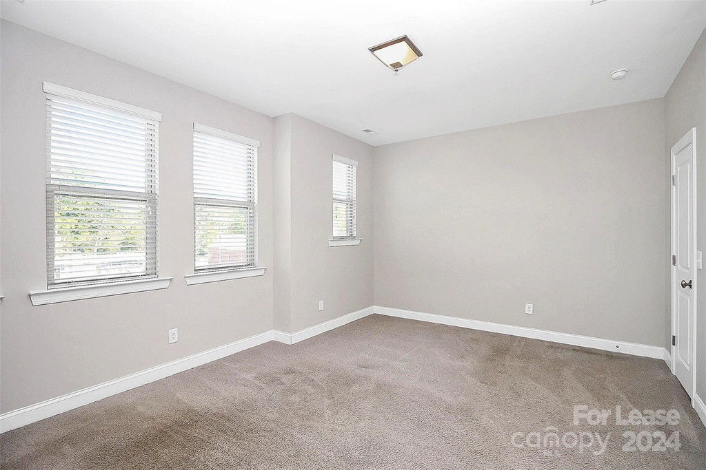 2633 Statesville Avenue - Photo 24