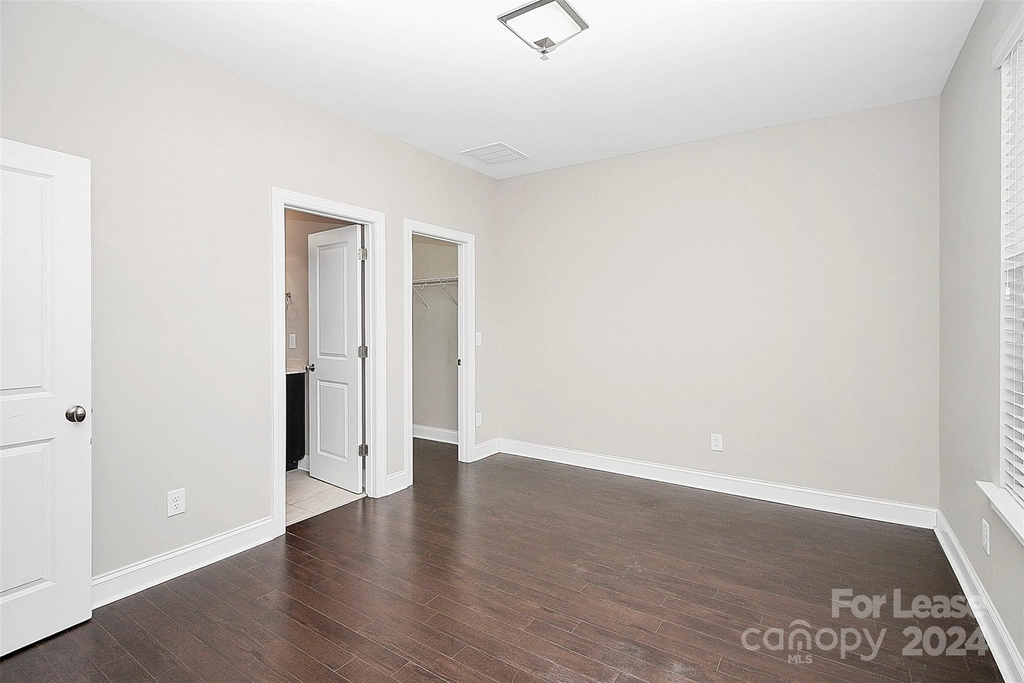 2633 Statesville Avenue - Photo 4