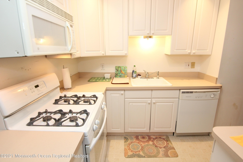 165 7th Avenue - Photo 6