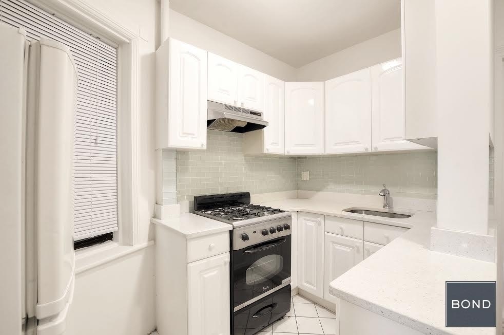 410 East 59th Street - Photo 2