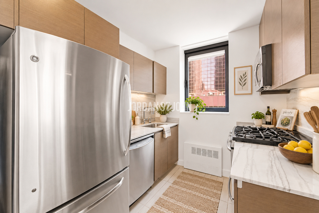 W 48TH ST - Photo 2