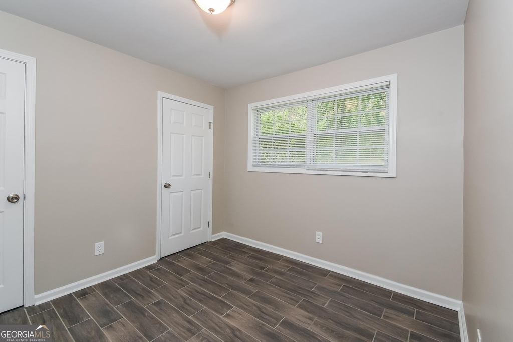 2167 Chestnut Log Way - Photo 10