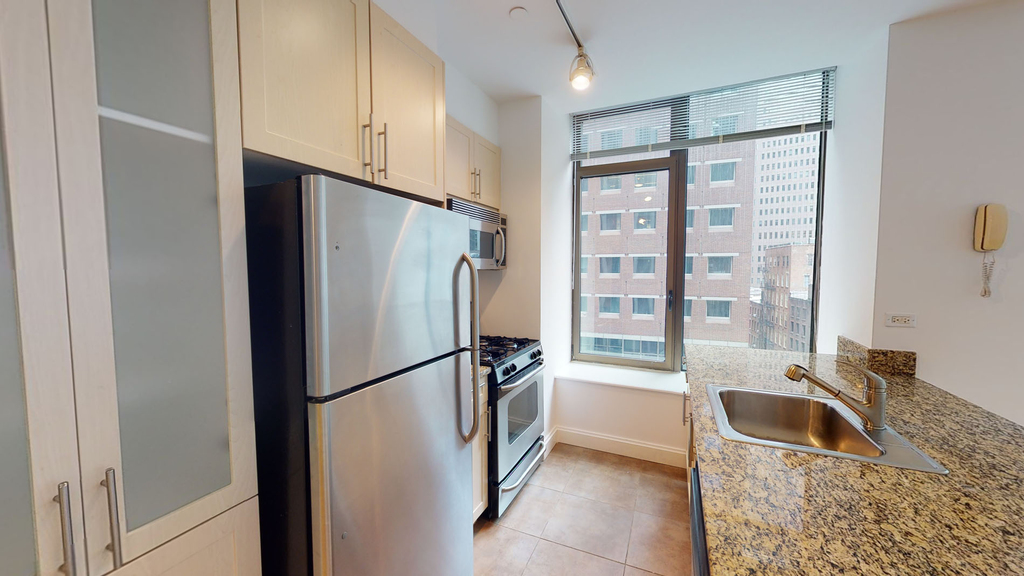 10 Hanover Square - Photo 2