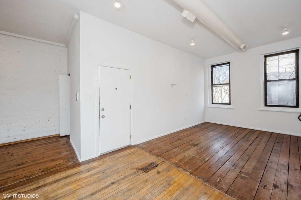 565 W 18th Street - Photo 1