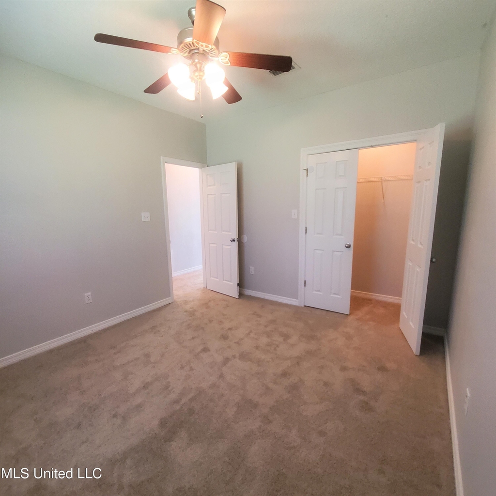 11552 Oaklane Drive - Photo 2